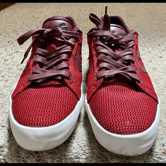 🔥HOST PICK🔥. Mens Red Converse Sneakers - Picture 2 of 9